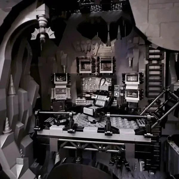 BatCave Shadow Box Cars Building Block Model Compatible 76252 3981Pcs - Image 5